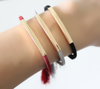 Bracelet suède pompon gris – Image 5