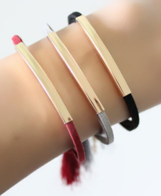 Bracelet suède pompon noir