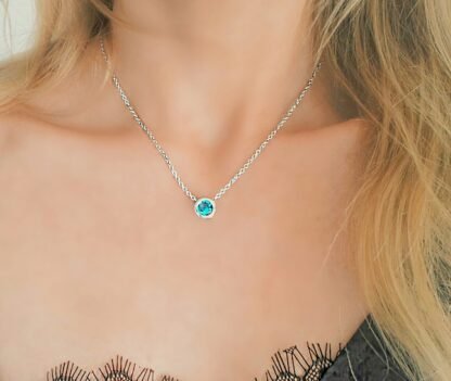 Idée cadeau - Collier pendentif avec zirconium