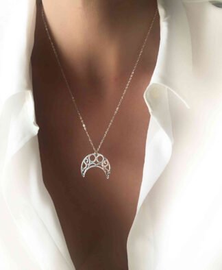 collier tendance 2021- croissant de lune