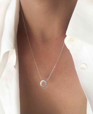 collier tendance 2021- medaille soleil argent