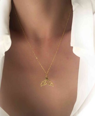 collier tendance 2021- queue de baleine