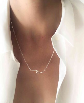 collier tendance 2021- vague argent