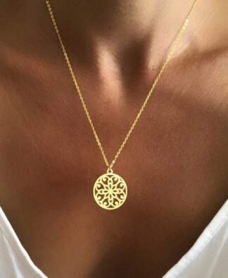 collier tendance 2022- medaille