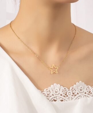 collier court etoile