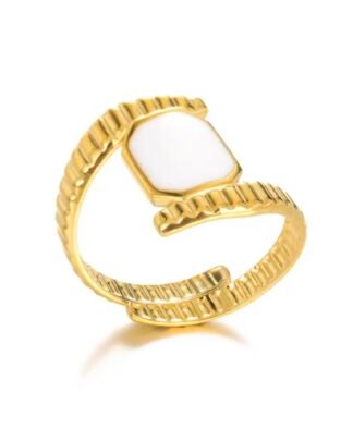 Bague pierre blanche tendance 2024