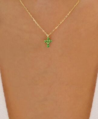 Collier a moins de 10 euros- croix verte